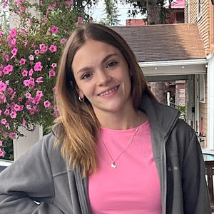 Meet your Posher, Chloe